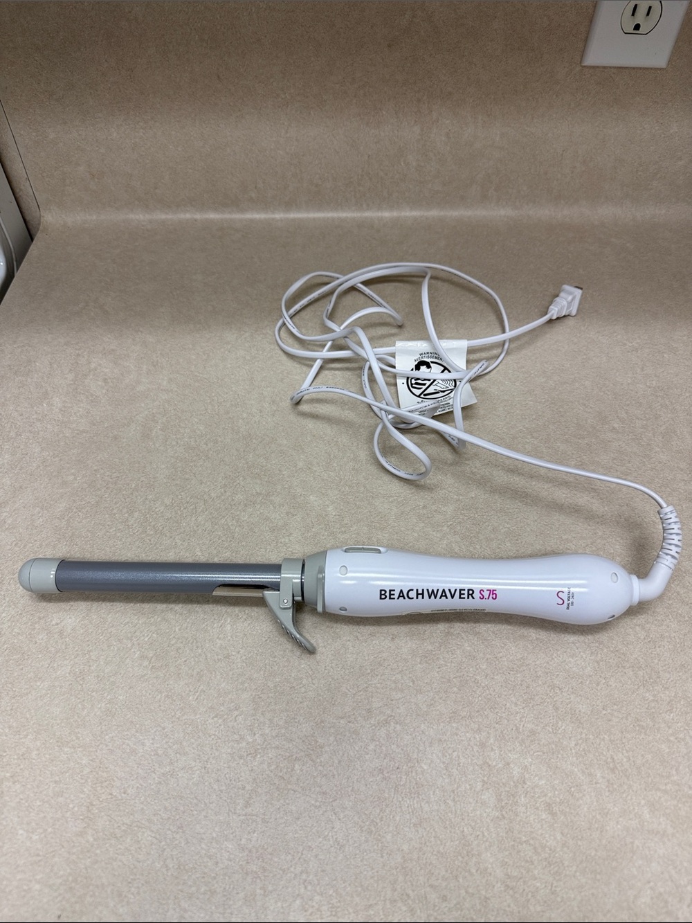 BEACHWAVER S1.75 White Ceramic Curling Iron - White/Grey